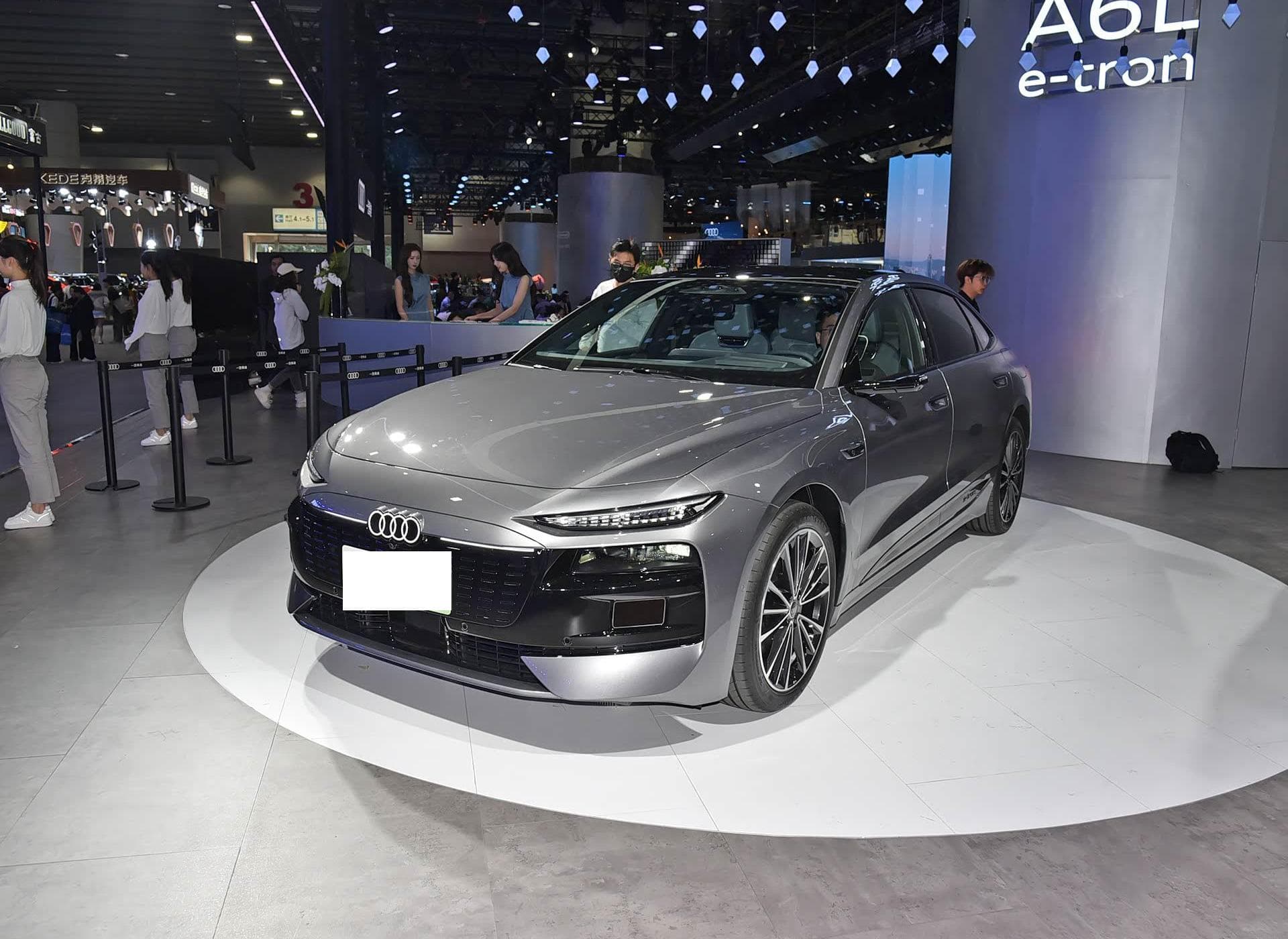 AUDI AUDI A6L e-tron front view
