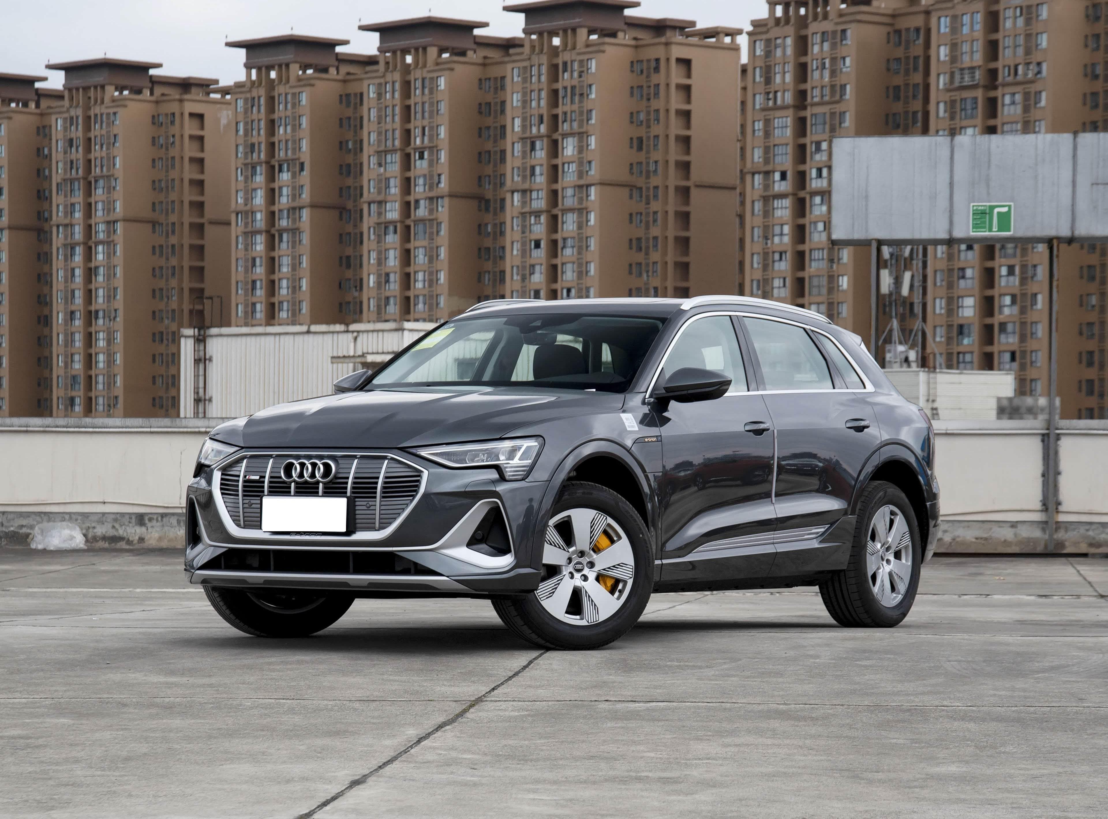 Audi e-tron front view