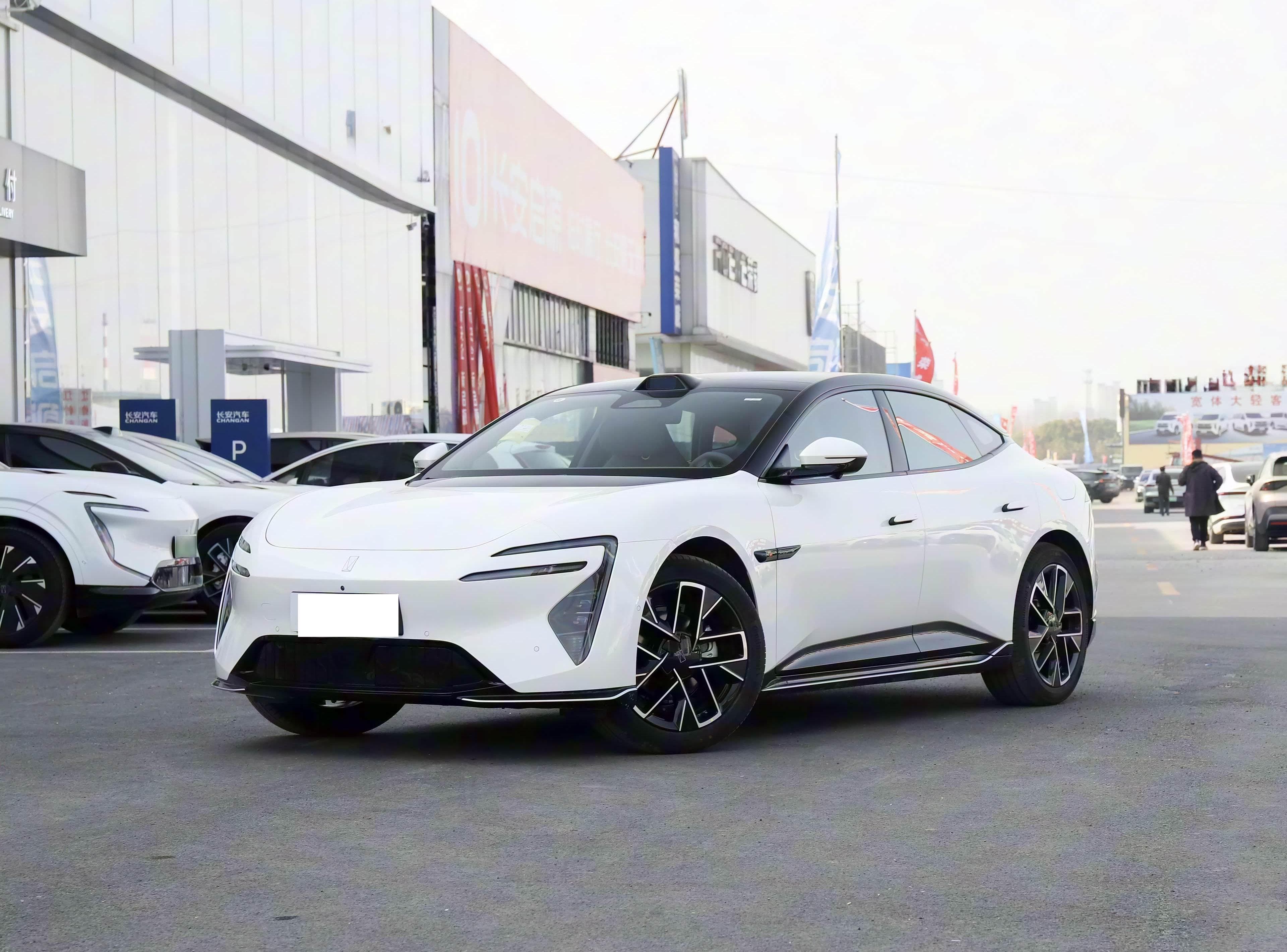 Avatr Avatr 06 front view