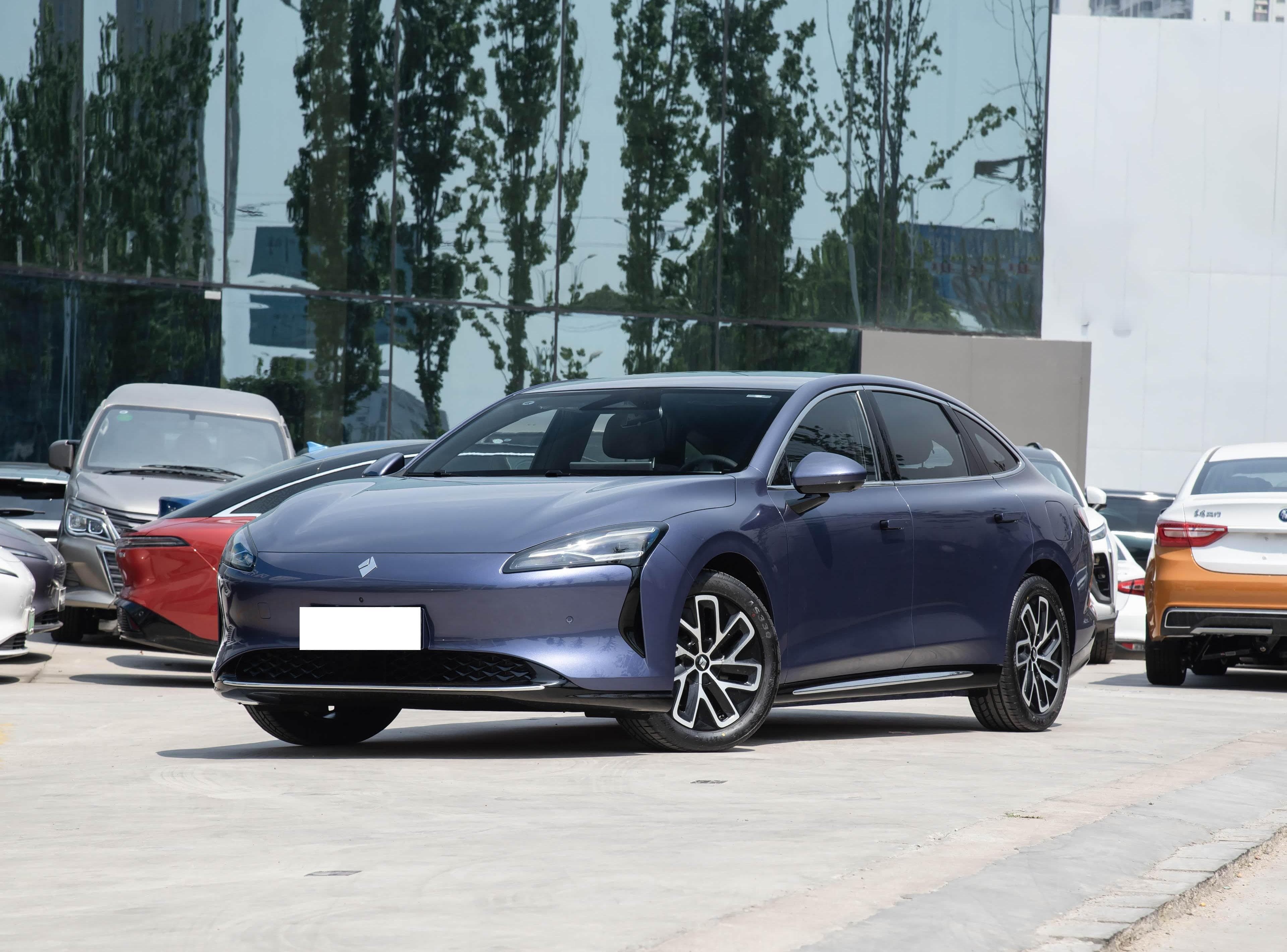 Baojun Xiangjing front view