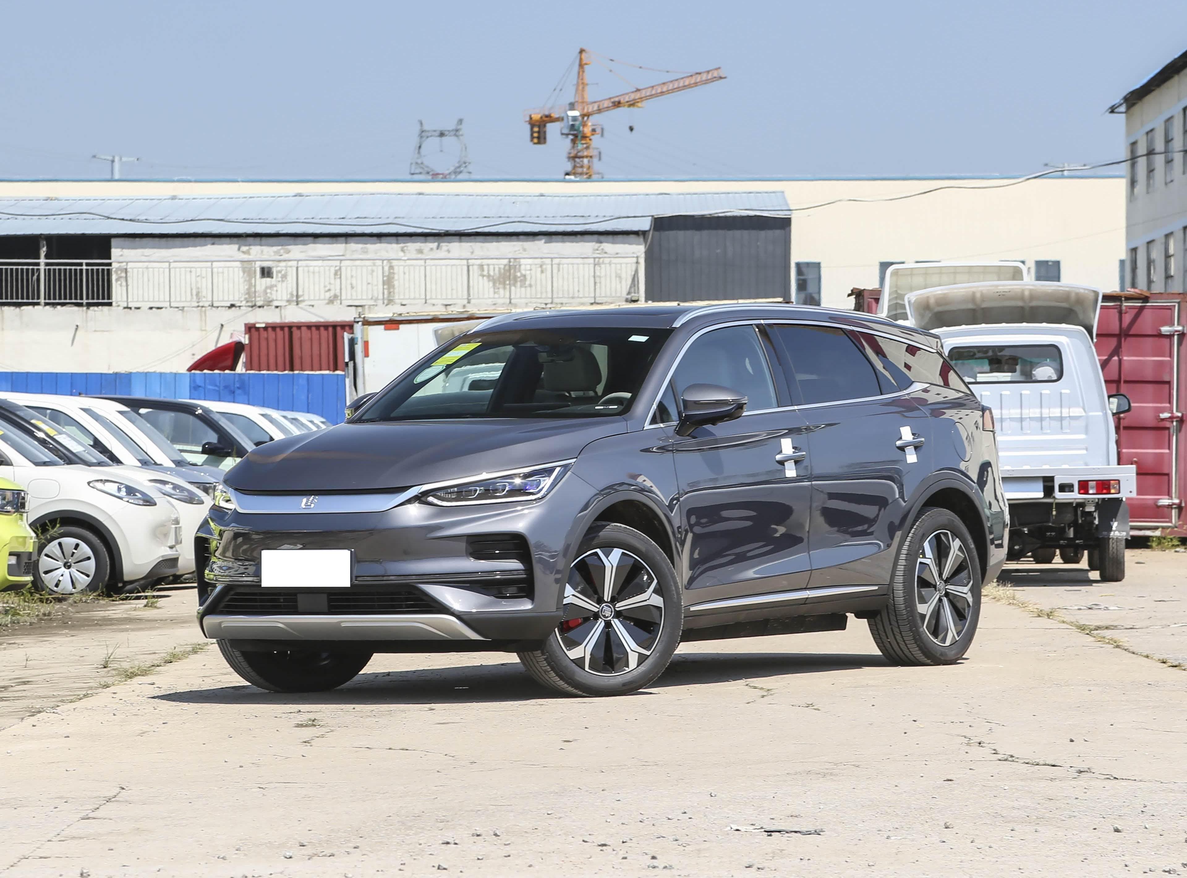 BYD Tang EV front view