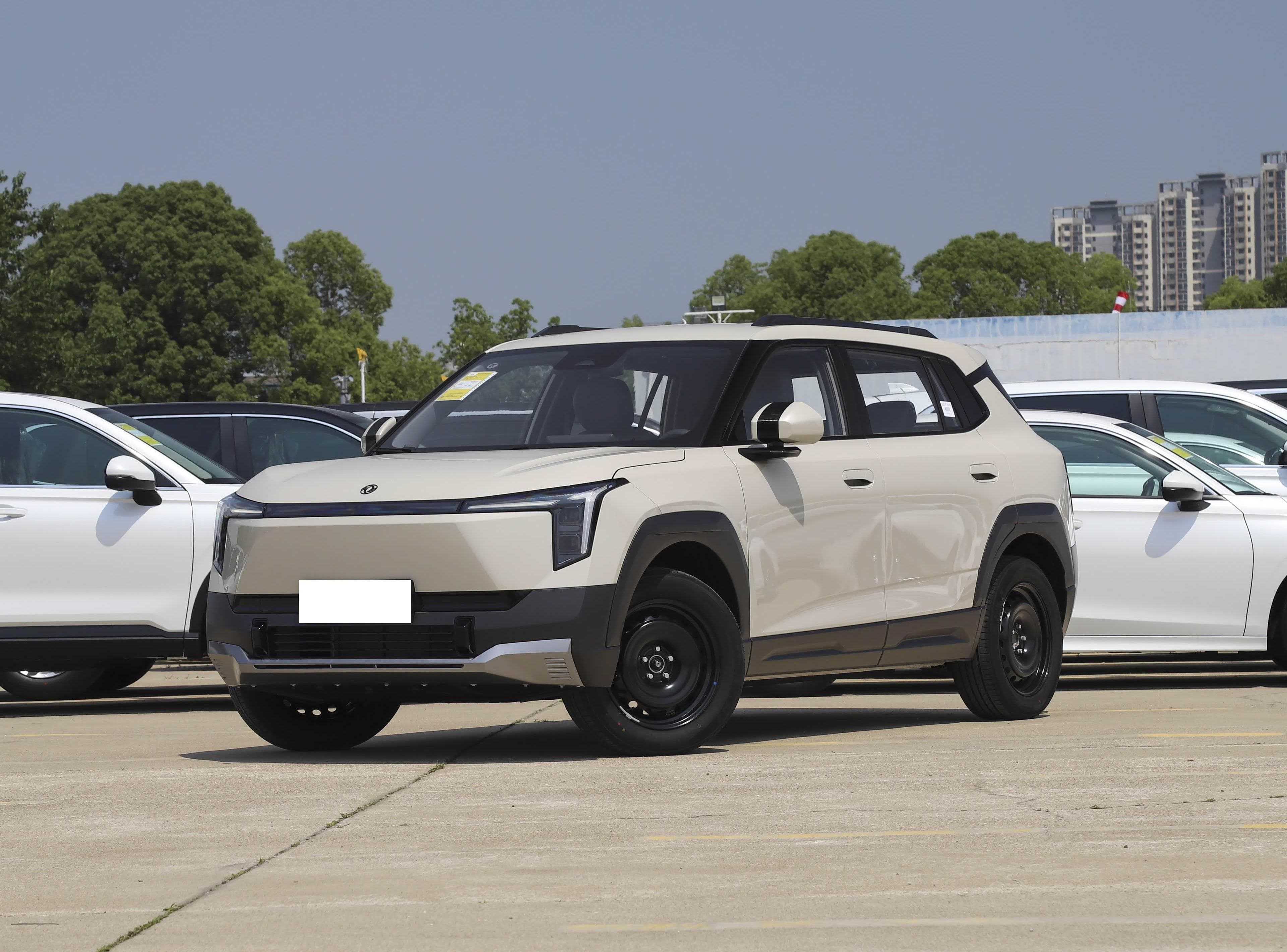 Dongfeng Nano Nano 06 front view