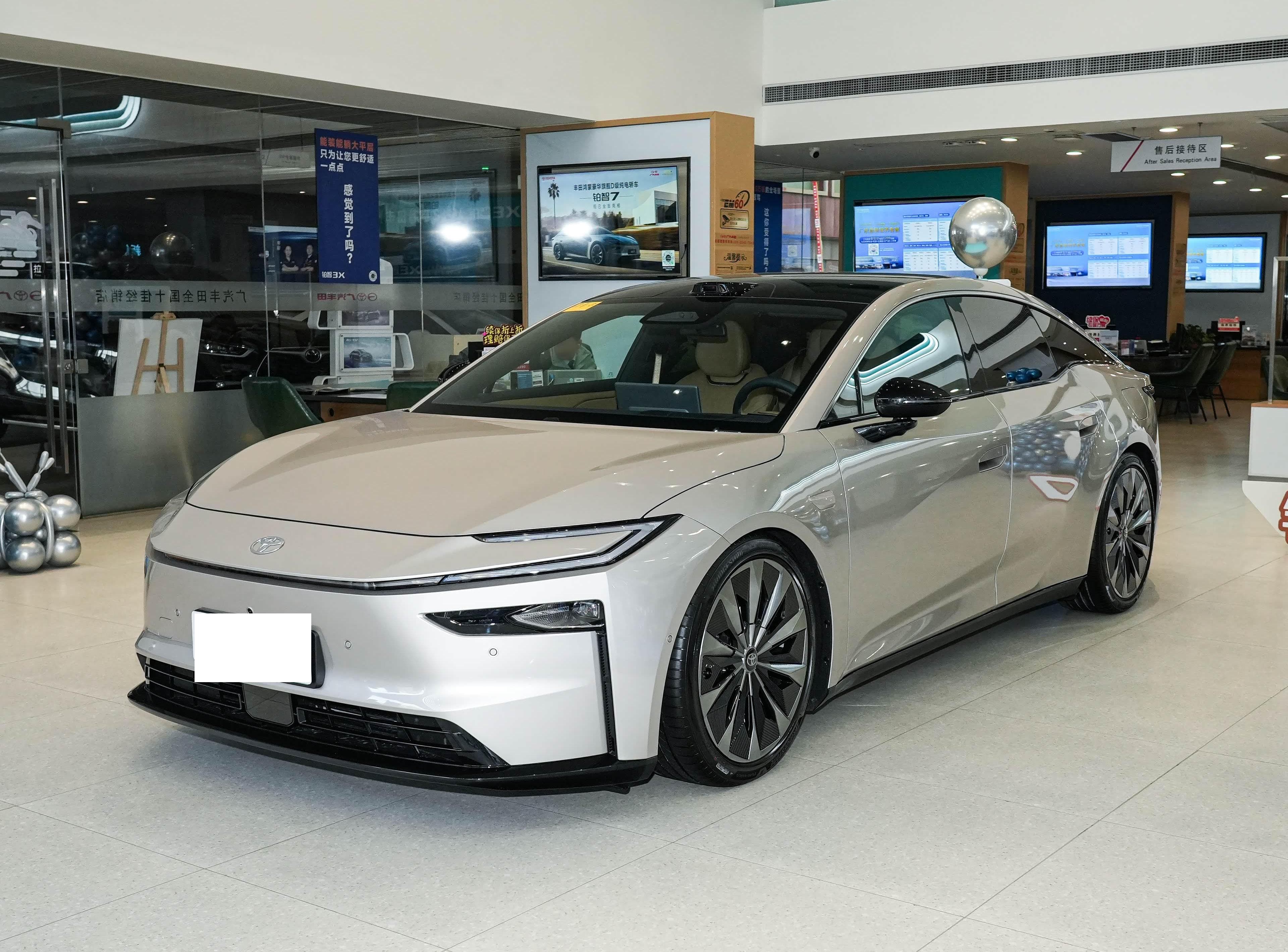 Toyota bZ7 front view