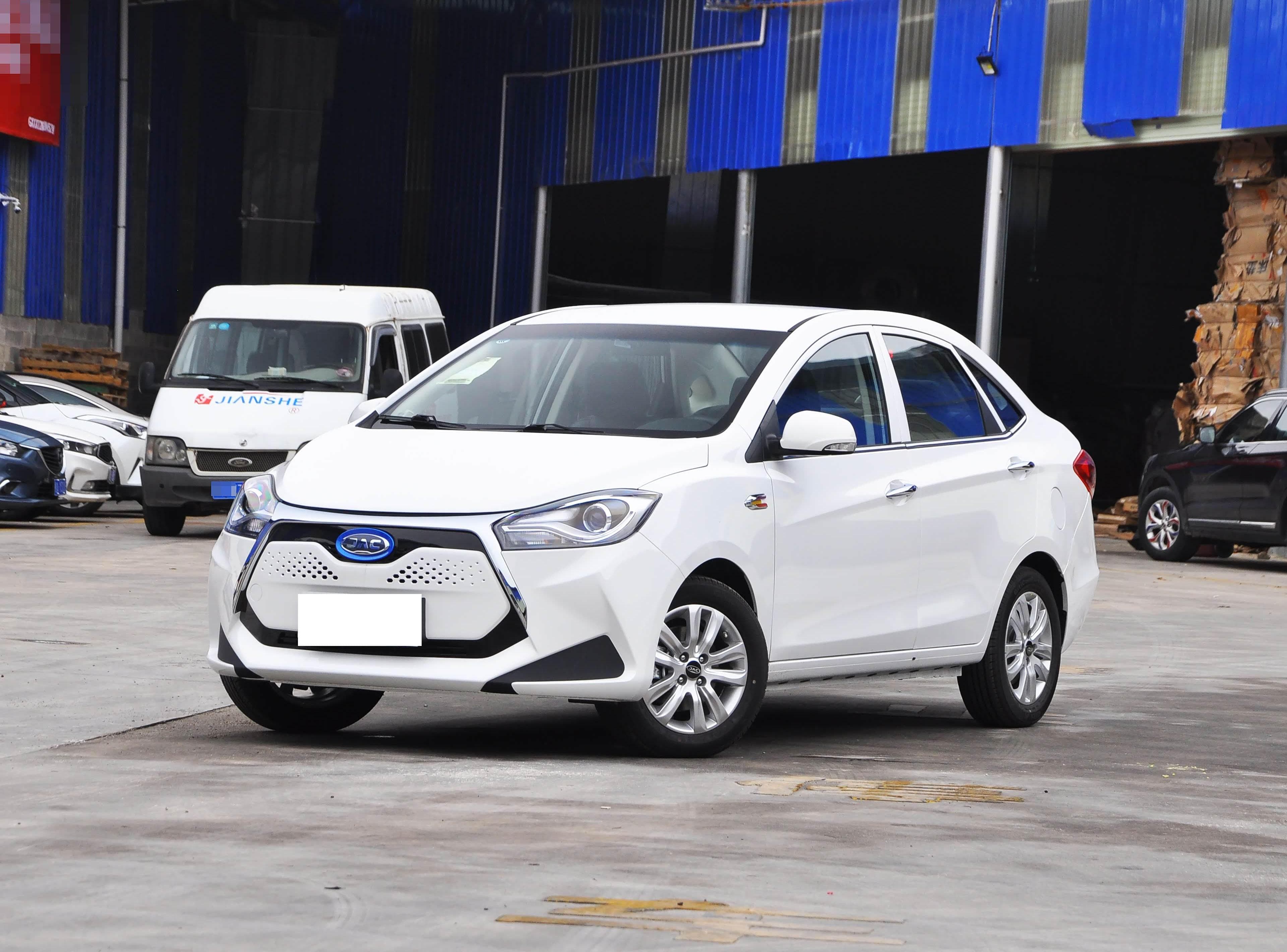 JAC Group JAC iEV7 front view