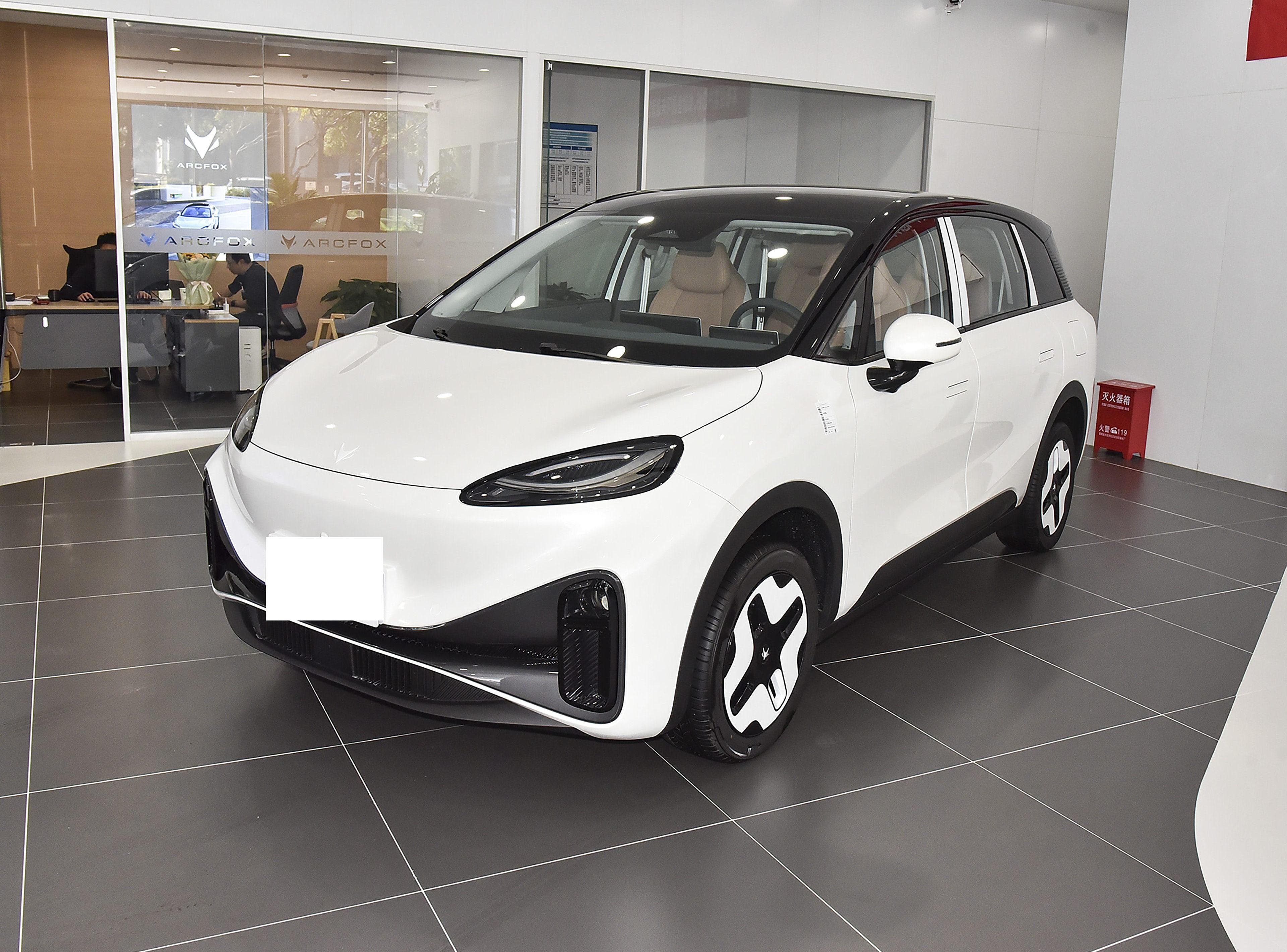 ARCFOX Kaola front view