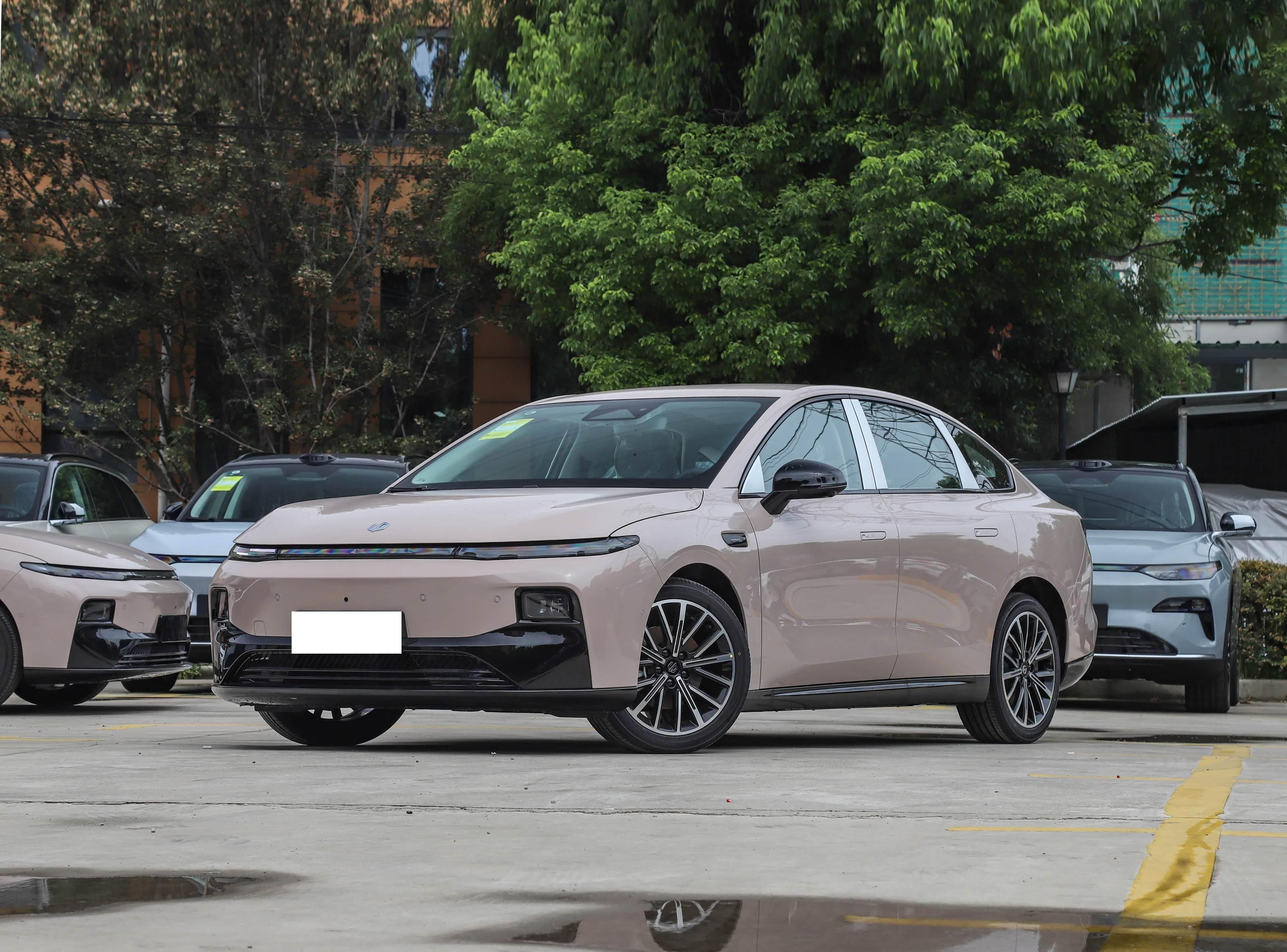 Leapmotor Leapmotor B01 front view