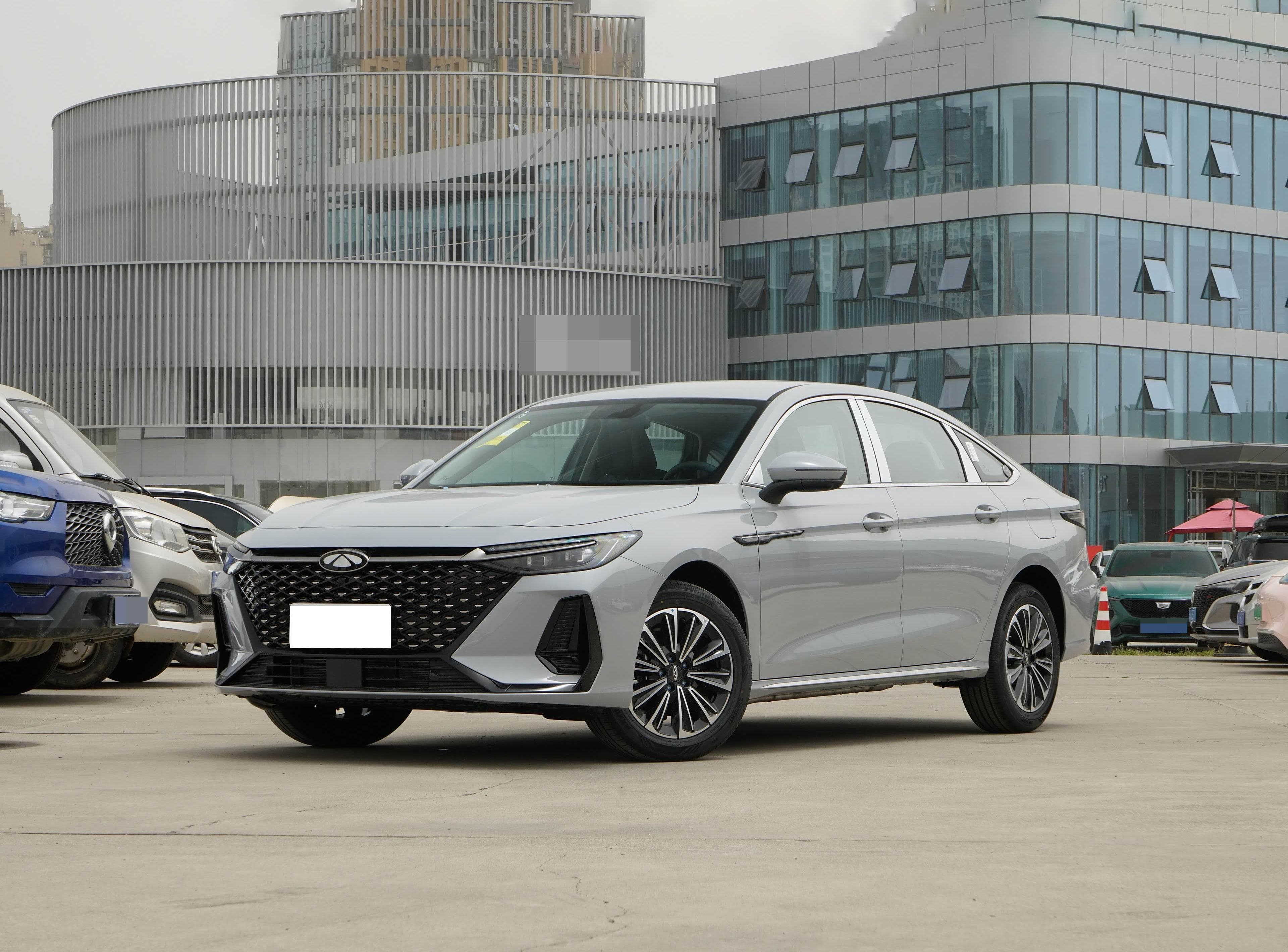 Chery Fulwin A8 front view