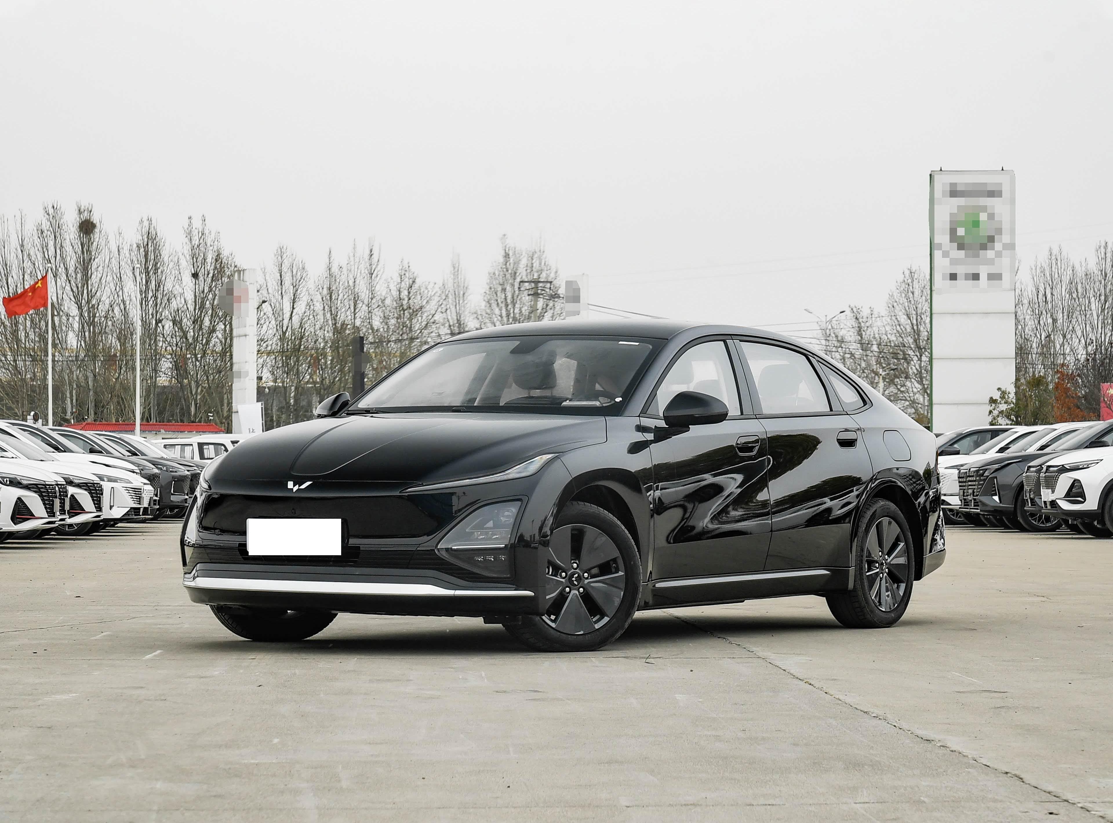 Wuling Starlight front view